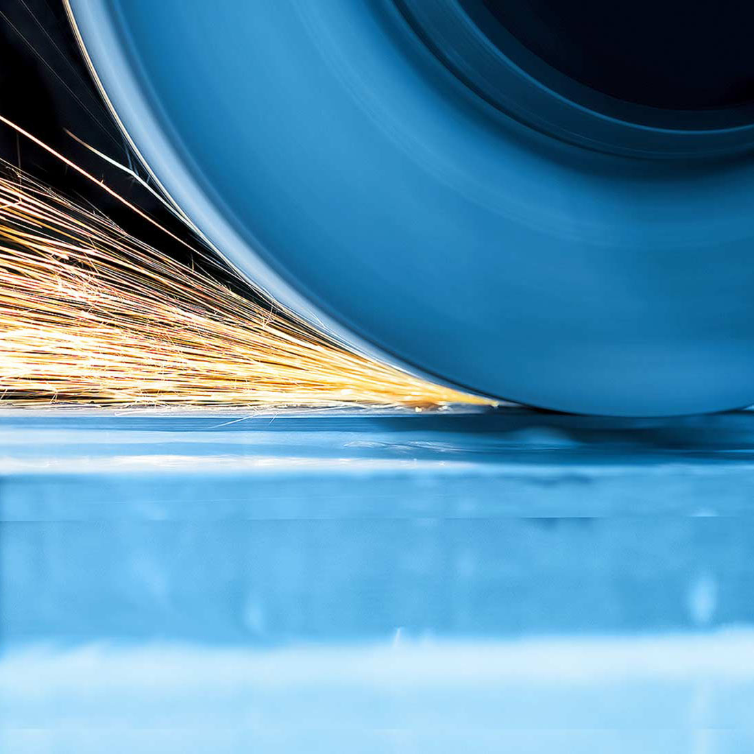 Sparks from grinding machine. Industrial, industry Rectificado